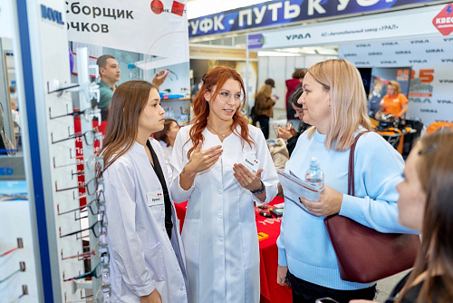 Команда «Оптик-Центр» приняла участие в выставке «Абитуриент—2026»